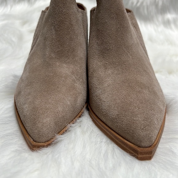 Marc fisher Gabbi leather almond shoes size 6.5 - Picture 6 of 13